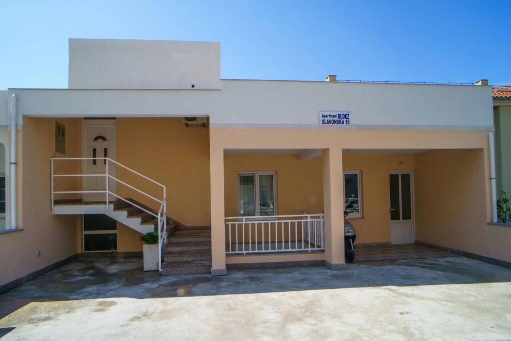 Lovely Studio Apartment For 2 Free Private Parking Makarska Exterior photo